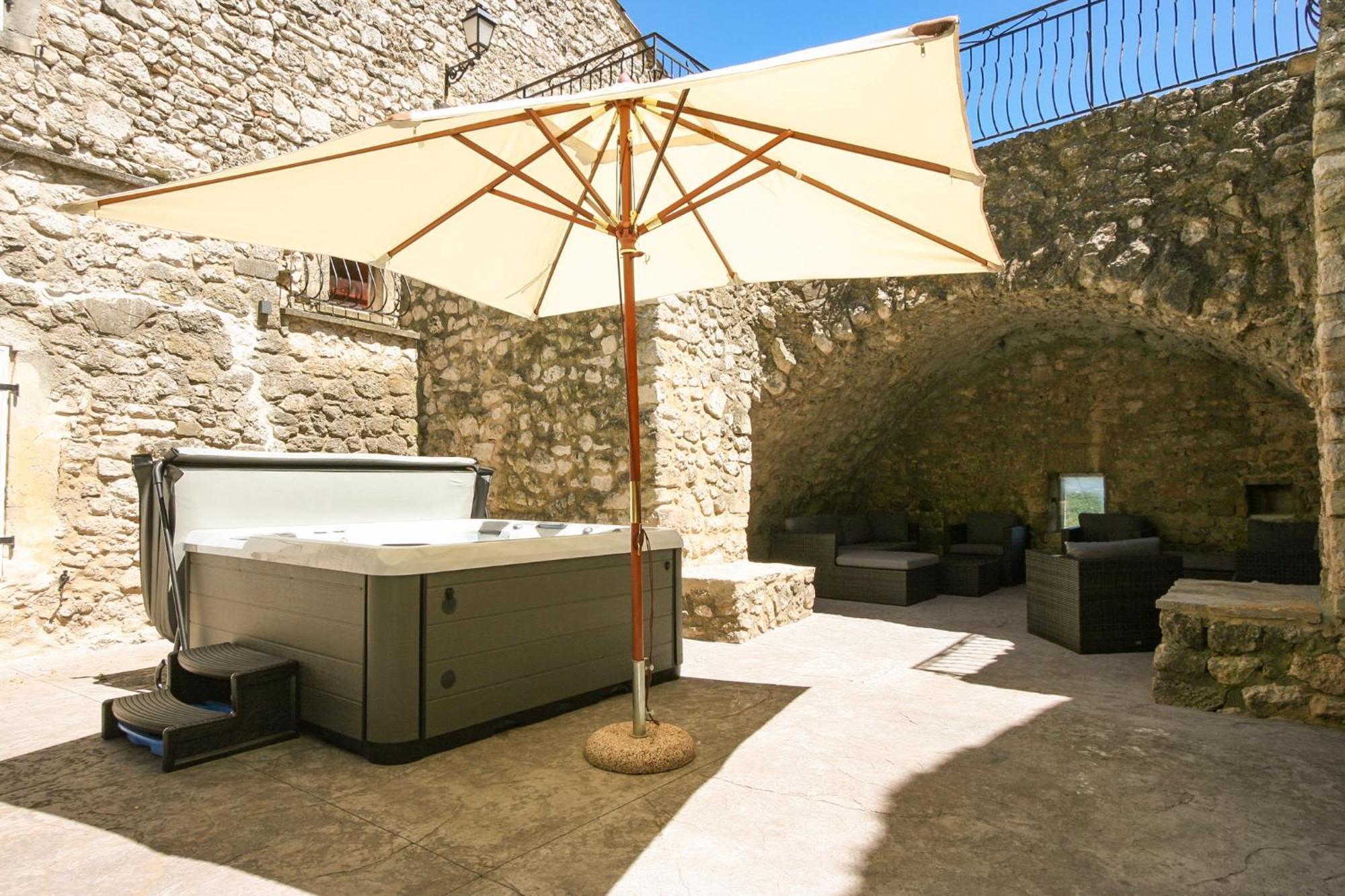 La Closerie D'Escalin Gite 12 Personnes Et Jacuzzi La Garde Adhemar Ngoại thất bức ảnh