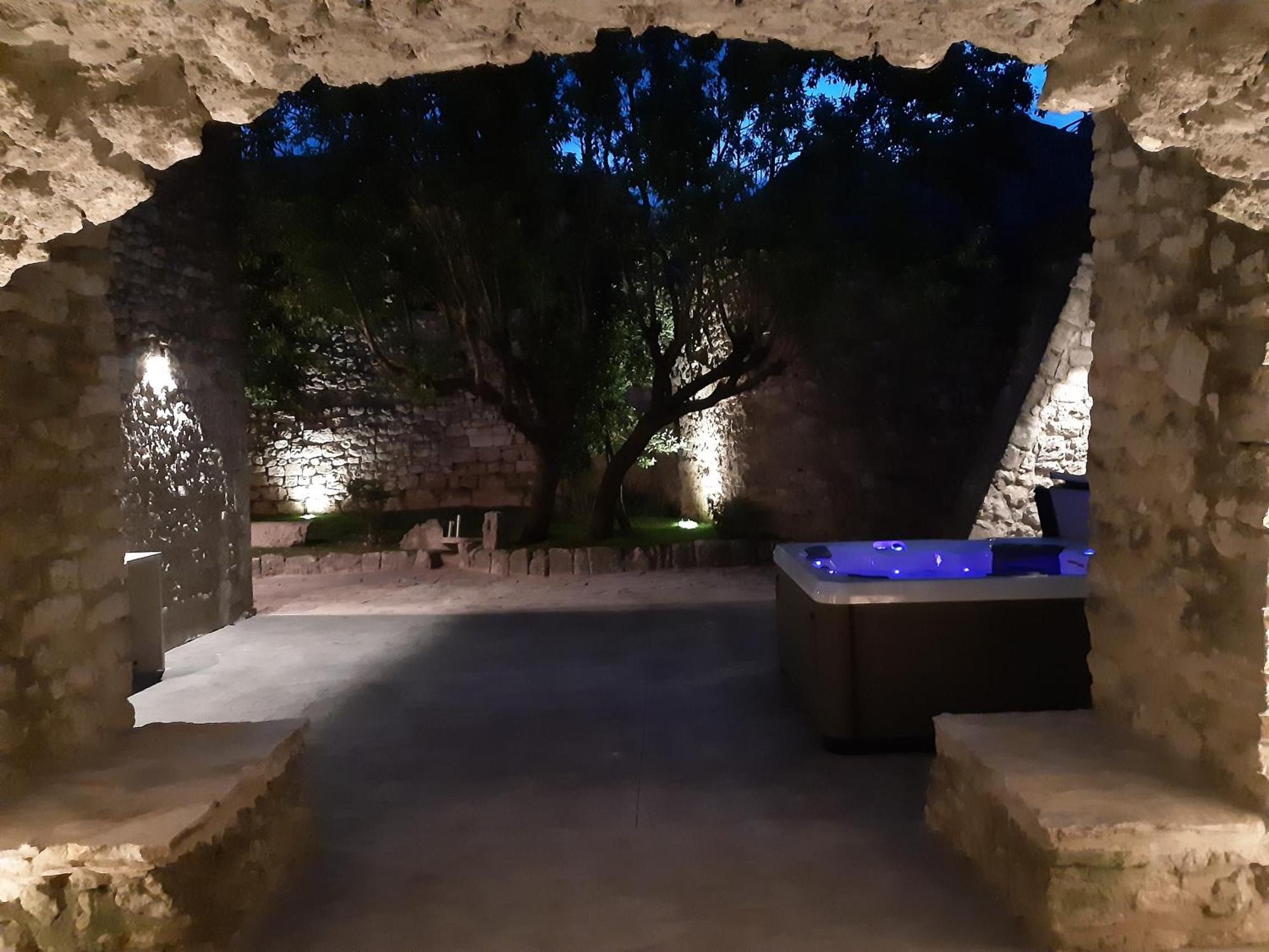La Closerie D'Escalin Gite 12 Personnes Et Jacuzzi La Garde Adhemar Ngoại thất bức ảnh